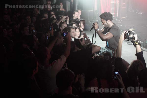 KELE OKEREKE - 2010-11-07 - PARIS - La Cigale - 